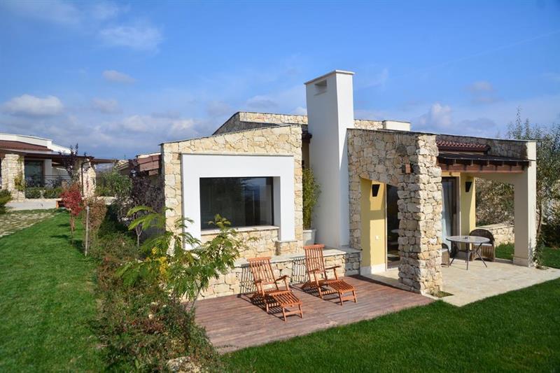 Zornitza Family Estate Relais & Chateaux Resort 3*